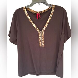 Love Scarlett Black Top with Leopard Print Trim & Zipper Accent – Women’s 2X